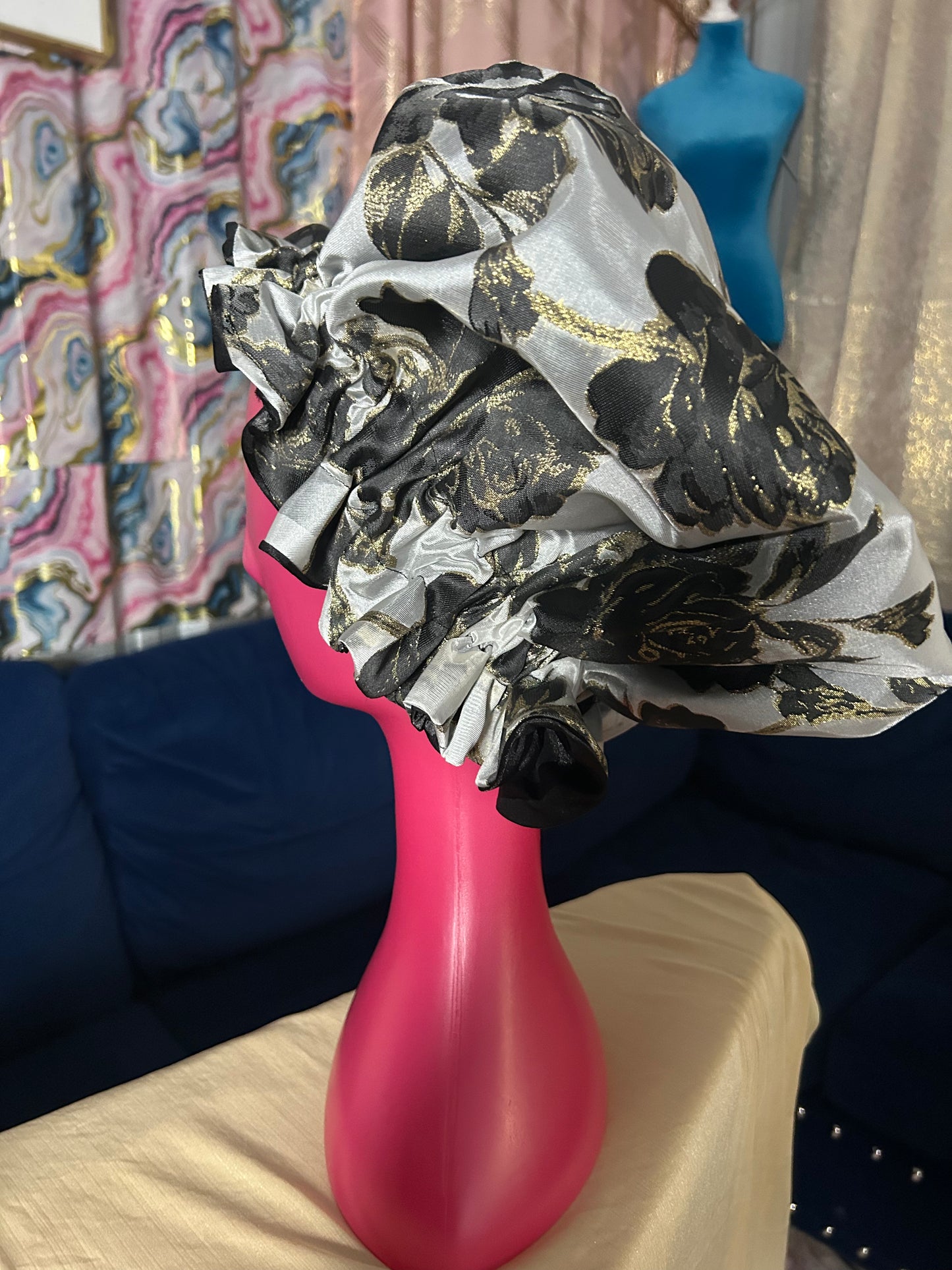 🌸 Gold & Noir Bloom Bonnet