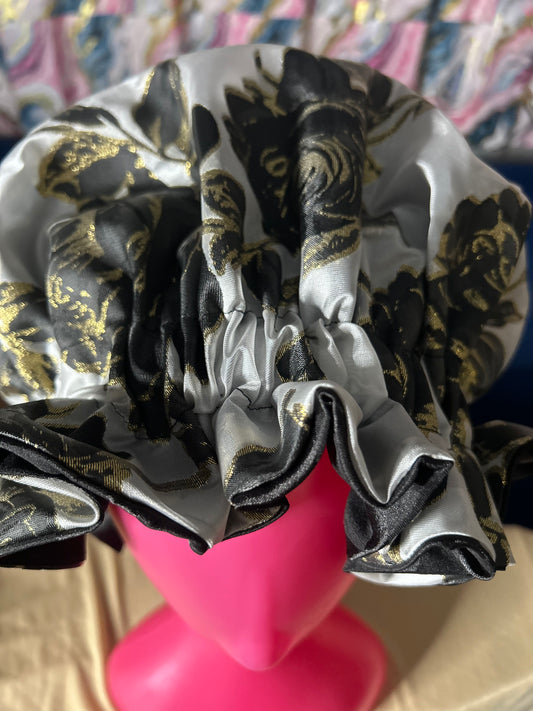 🌸 Gold & Noir Bloom Bonnet